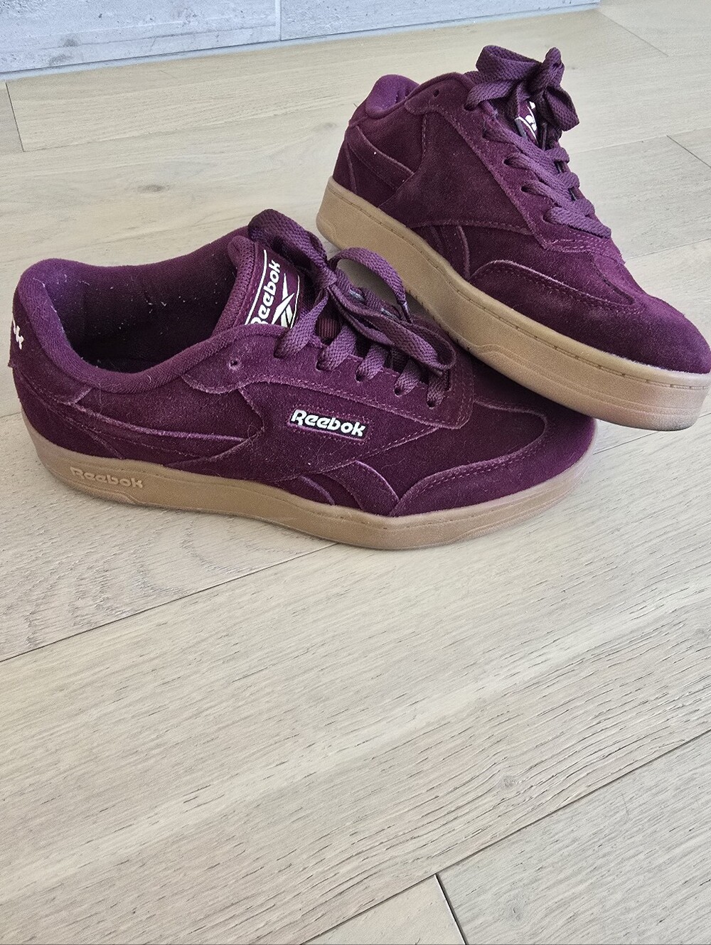 Reebok Classic Suede Sneakers in Burgundy Ortholite Comfort Footbed Msrp $90 - Picture 9 of 10